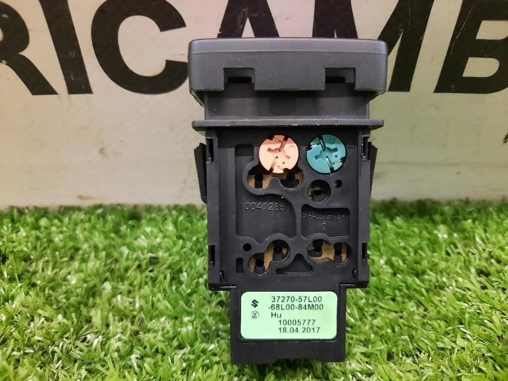 Interruttore Fendinebbia 3727057L00 Suzuki Vitara II 2015