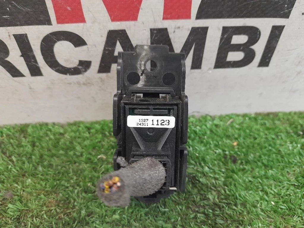 Interruttore Freno A MANO Elettrico 13271123 Opel Meriva B 2010