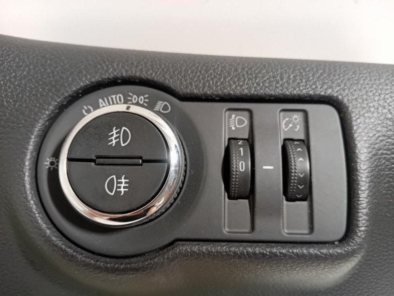 Interruttore Illuminazione 13257557 Opel Astra J 2012