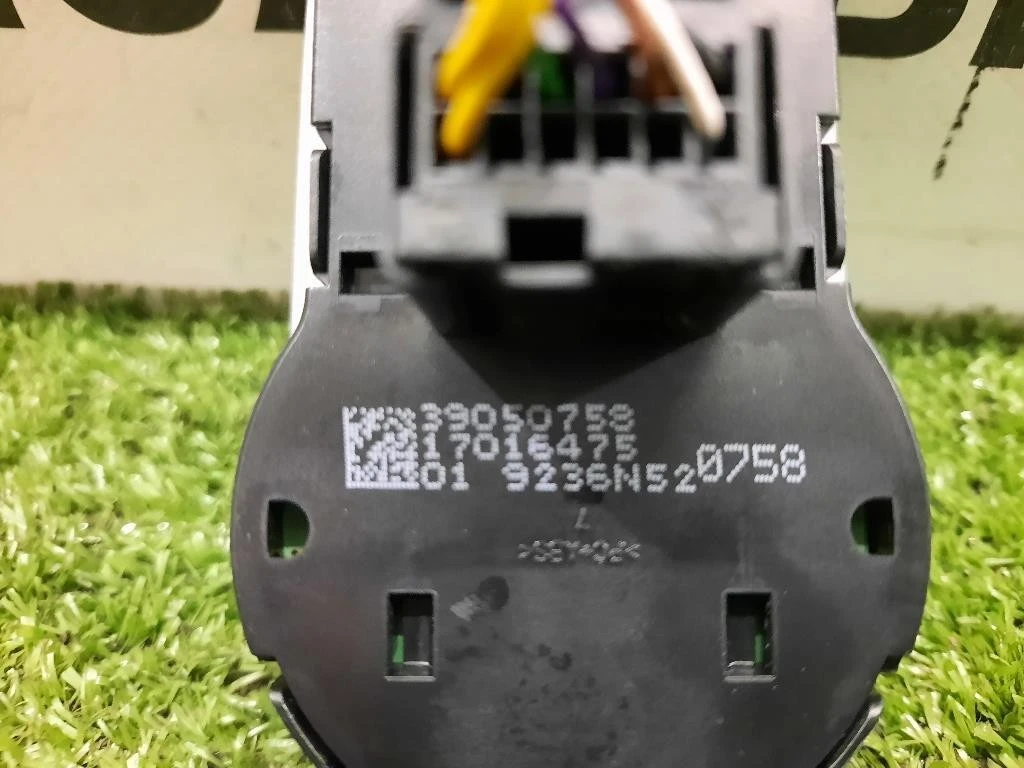 Interruttore Illuminazione 39050758 Opel Astra K 2019