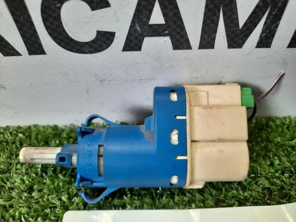 Interruttore LUCE STOP 3M5T-9C872-AC Ford Mondeo IV SW 2007