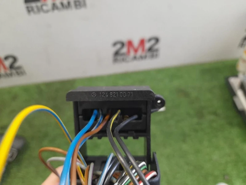 Interruttore LUCI Emergenza A1248200110 1248210071 Mercedes Classe E W124 1985