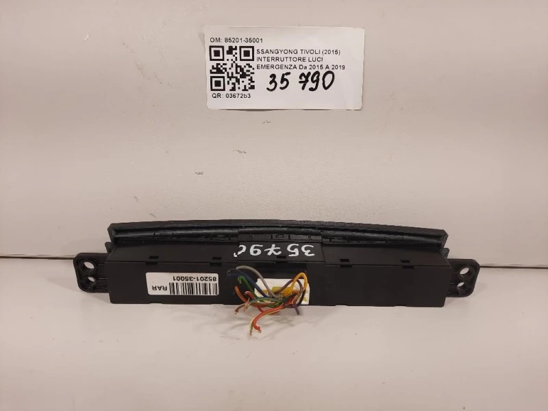 Interruttore LUCI Emergenza 85201-35001 Ssangyong Tivoli 2015