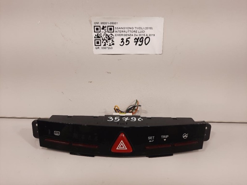Interruttore LUCI Emergenza 85201-35001 Ssangyong Tivoli 2015