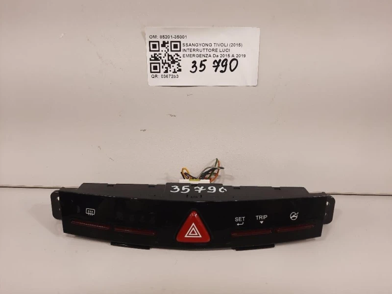 Interruttore LUCI Emergenza 85201-35001 Ssangyong Tivoli 2015