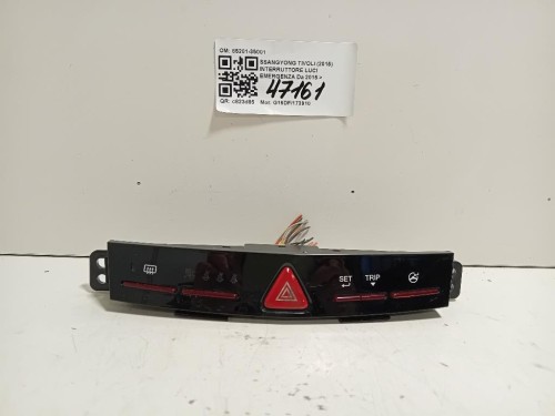 Interruttore LUCI Emergenza 85201-35001 Ssangyong Tivoli 2015