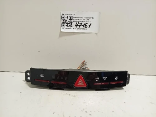 Interruttore LUCI Emergenza 85201-35001 Ssangyong Tivoli 2015