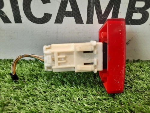 Interruttore LUCI Emergenza 84332A0H010 Toyota AYGO I 2005