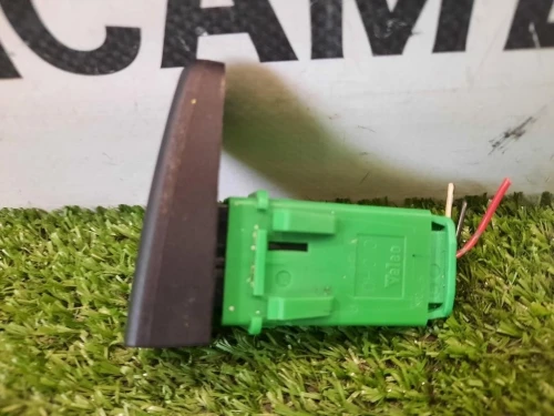 Interruttore Lunotto Riscaldabile 84700A0H010 Toyota AYGO I 2005