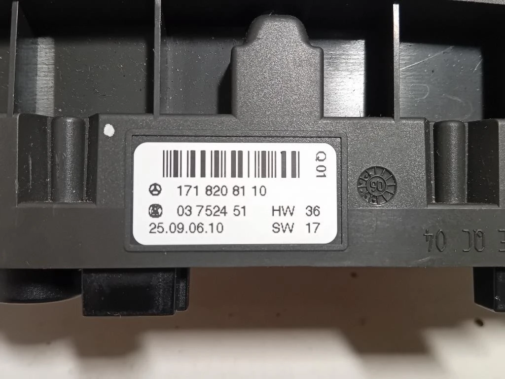 Interruttore Riscaldamento Sedile ANT A1718208110 Mercedes Classe SLK R171 2004