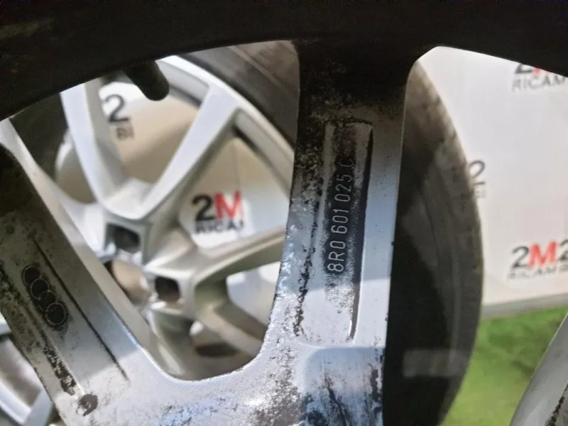 KIT 4 Cerchi 23560 R18 8R0601025C Audi Q5 8RB 2012