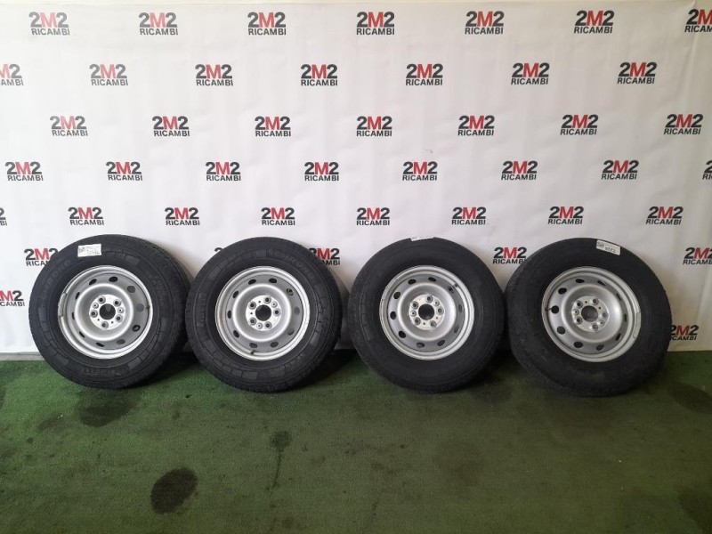 KIT 4 Cerchi CERCHI IN LEGA 22570 R15 C M+S Citroen Jumper III 2014