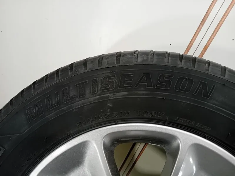 KIT 4 Cerchi 215 65 R16 40300480R Dacia Duster I 2014