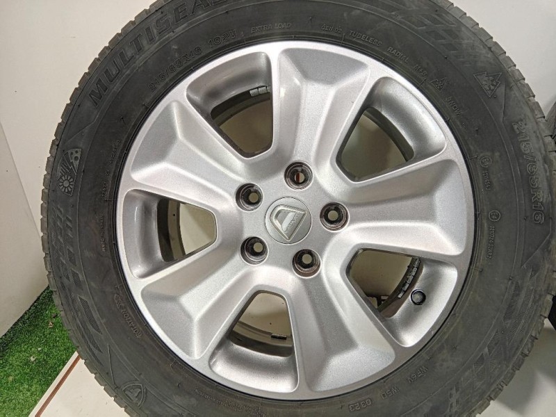 KIT 4 Cerchi 215 65 R16 40300480R Dacia Duster I 2014