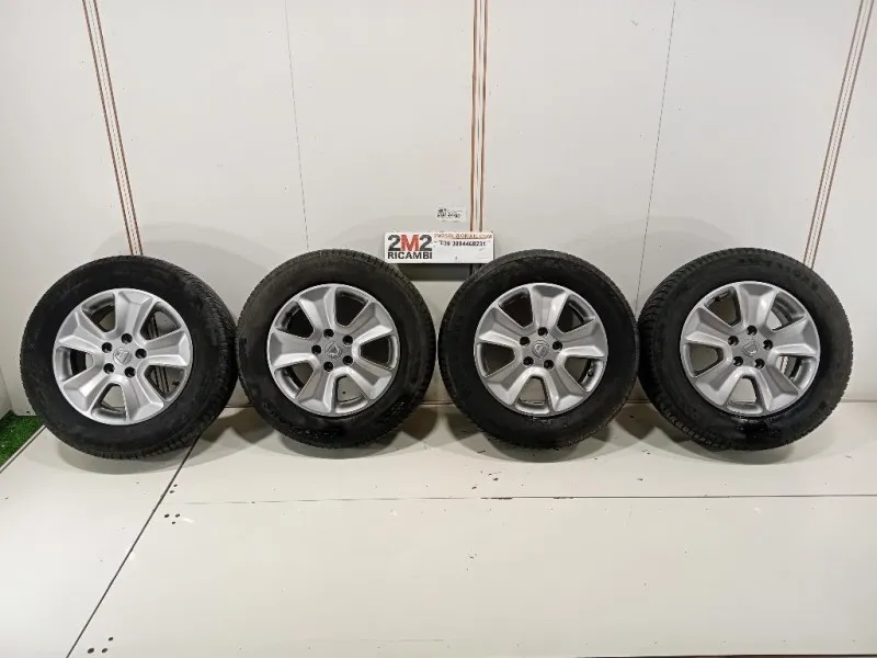 KIT 4 Cerchi 215 65 R16 40300480R Dacia Duster I 2014