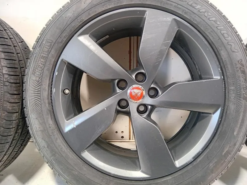 KIT 4 Cerchi J9C3-DA 23555 R19 105 V Jaguar E-pace 2017