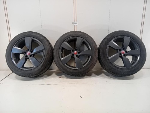 KIT 4 Cerchi J9C3-DA 23555 R19 105 V Jaguar E-pace 2017