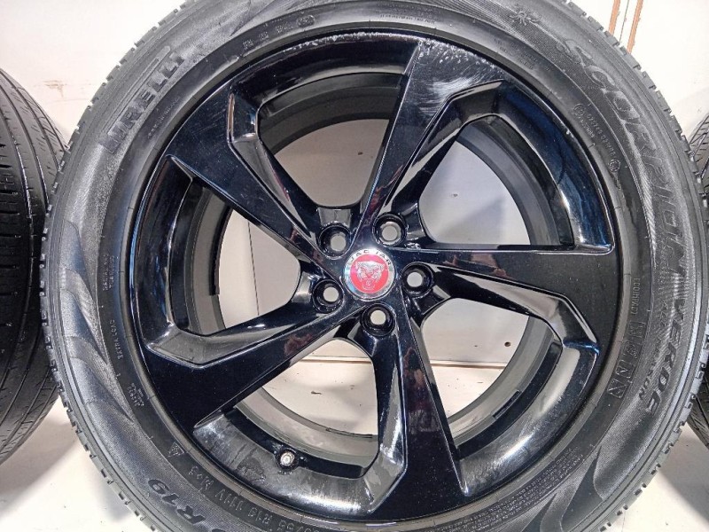 KIT 4 Cerchi HK8M-1007-LA Jaguar F-pace 2015