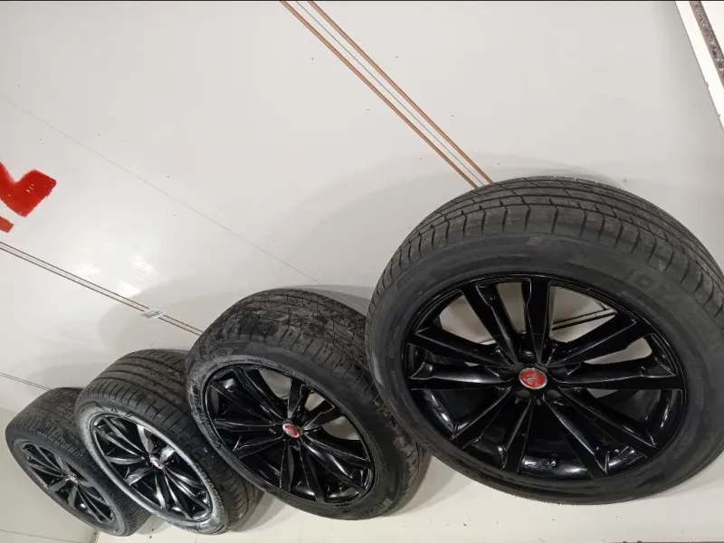 KIT 4 Cerchi HK8M-1007-HA Jaguar F-pace 2015