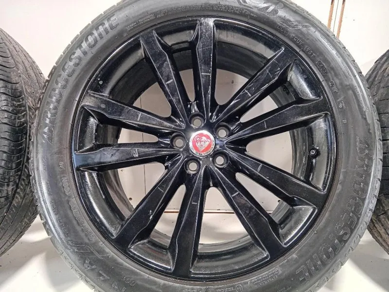 KIT 4 Cerchi HK8M-1007-HA Jaguar F-pace 2015