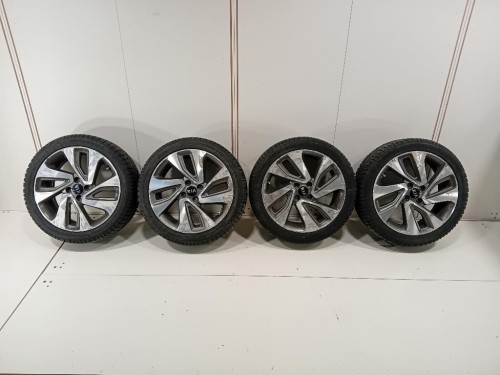 KIT 4 Cerchi 52910-IW850 65JX17 20545 R17 Kia RIO III 2012