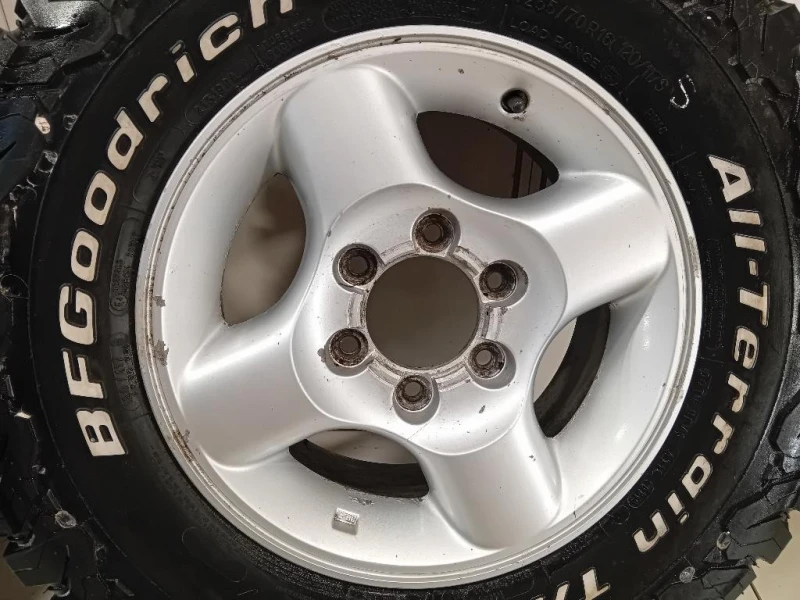 KIT 4 Cerchi 16X7JJ ET40 25570 R16 Nissan Navara 2005