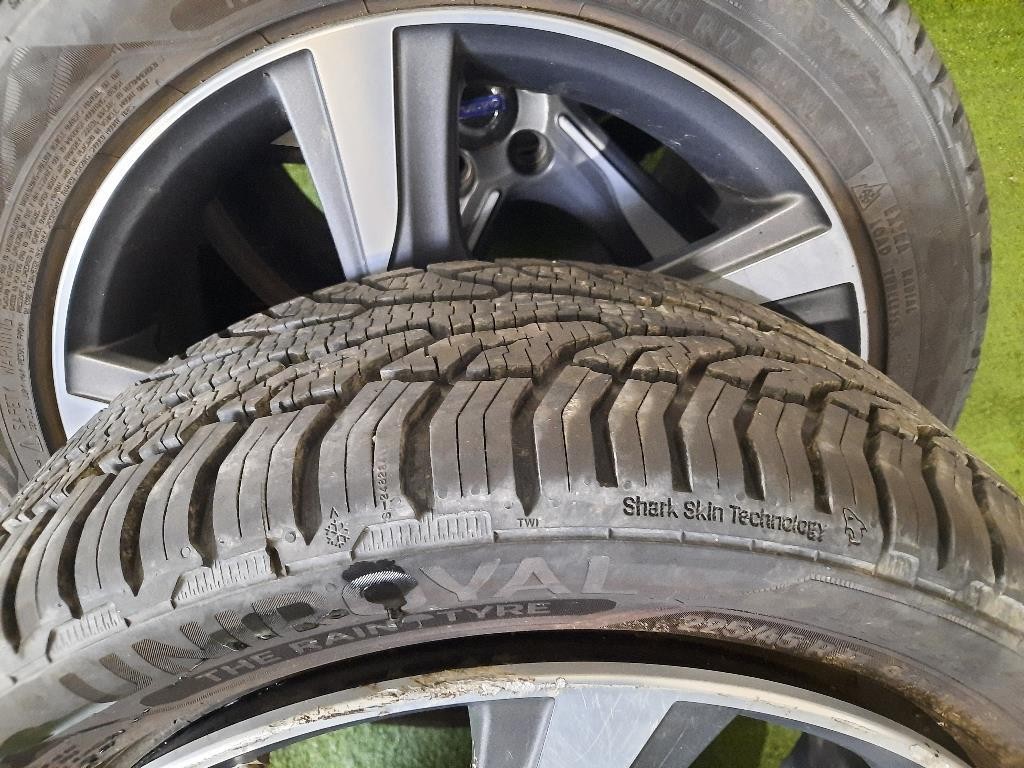 KIT 4 Cerchi 22545 R17 31347131 Volvo V40 II 2012