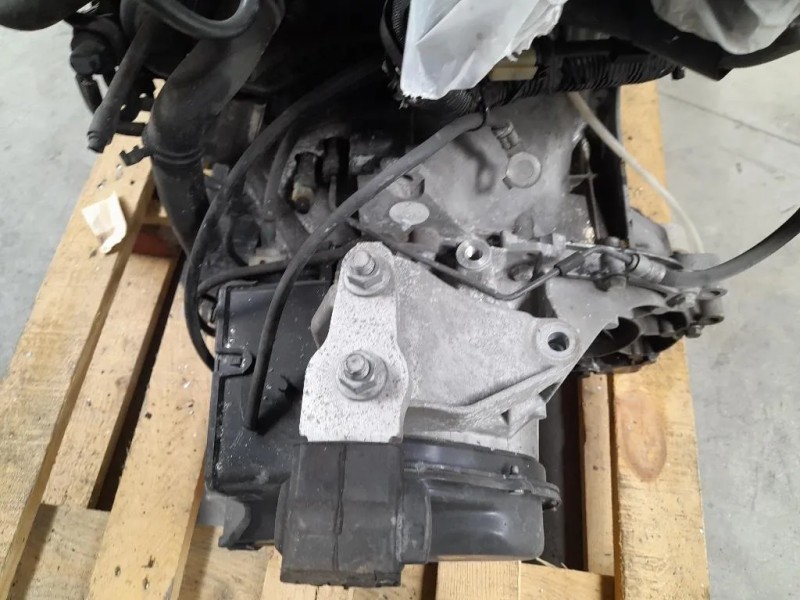 Cambio UGJC BA6R7002ABB Ford Fiesta VI 2012