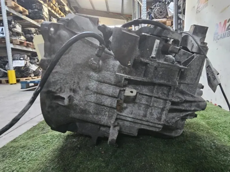 Cambio UKDA AV4R7002AA Ford KUGA I 2008