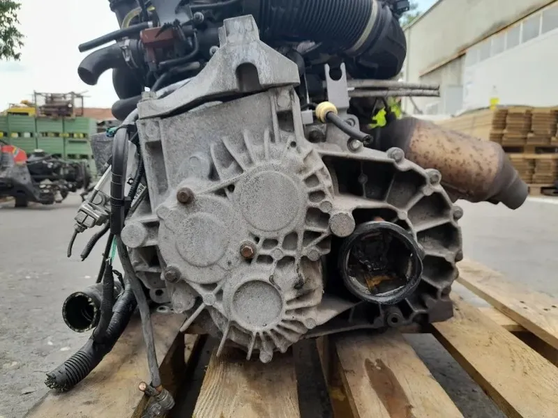 Cambio UKDA AV4R7002AA Ford KUGA I 2008