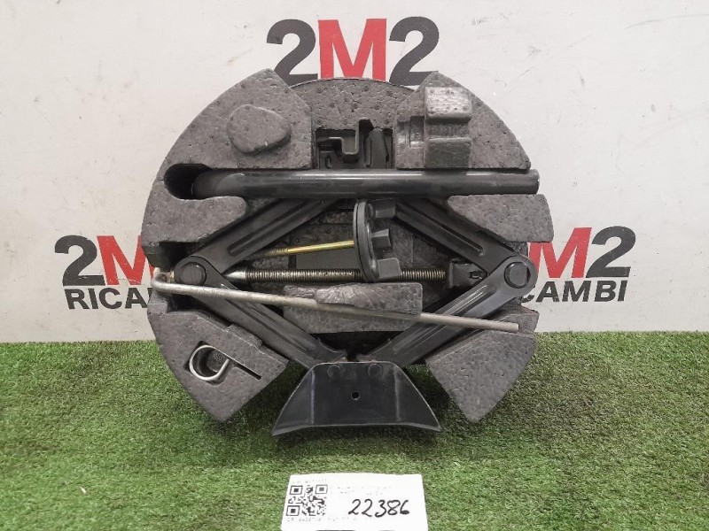 KIT Attrezzi AY1117009 Ford B-max 2012