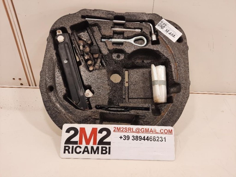 KIT Attrezzi A1716840537 Mercedes Classe SLK R171 2004