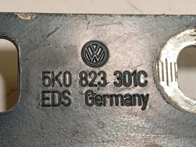 KIT Cerniere Cofano ANT 5K0823301C5K0823302C Volkswagen GOLF VI 2009