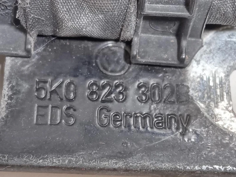 KIT Cerniere Cofano ANT 5K0 823 301B DX+SX Volkswagen GOLF VI 2009