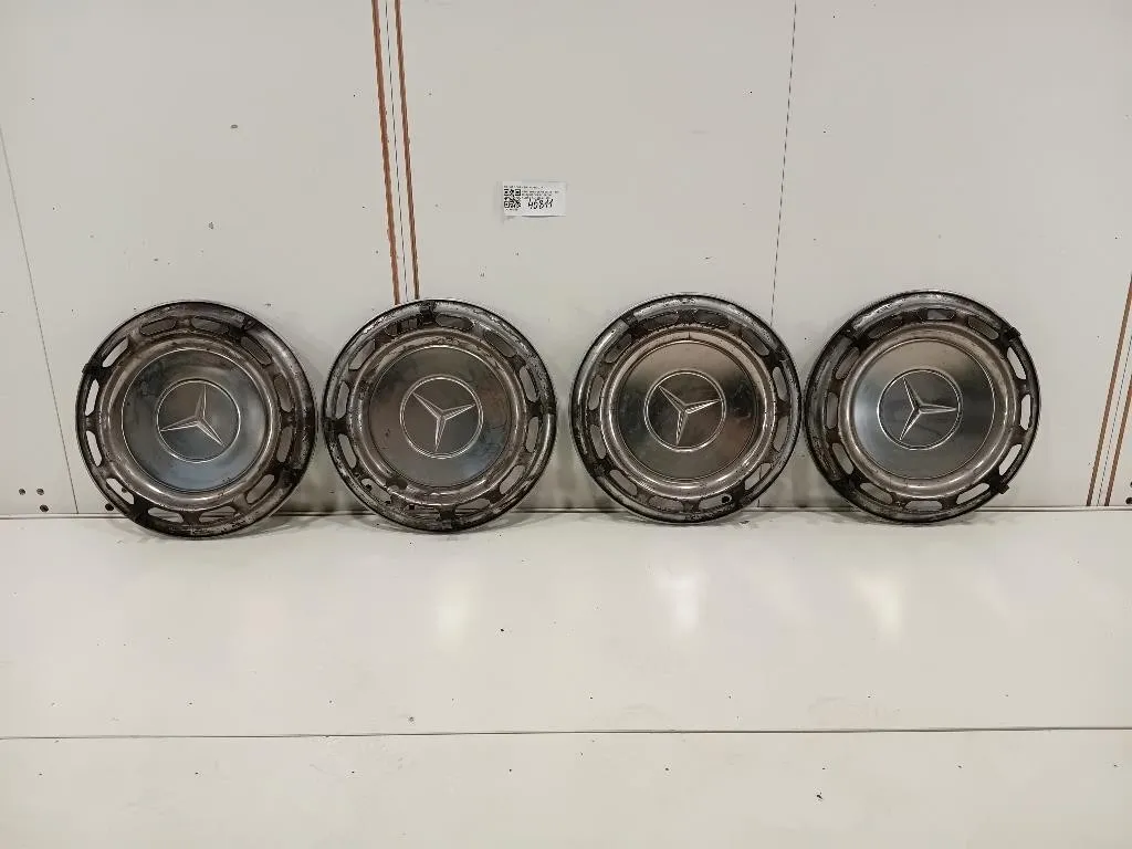 KIT Copricerchio Ruota KIT COPRICERCHIO RUOTA Mercedes Serie W123 1976-1985