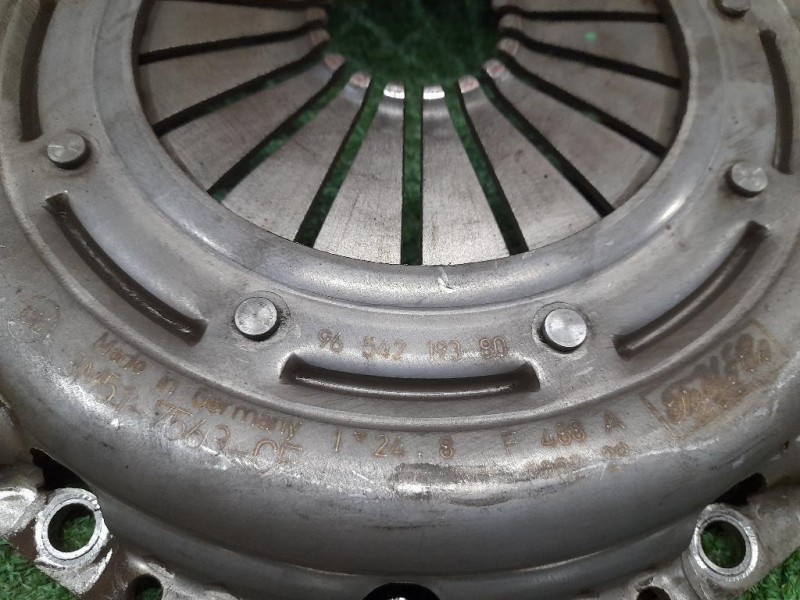 KIT Frizione CON Volano 9647933380 9654219380 Ford Focus II 2005