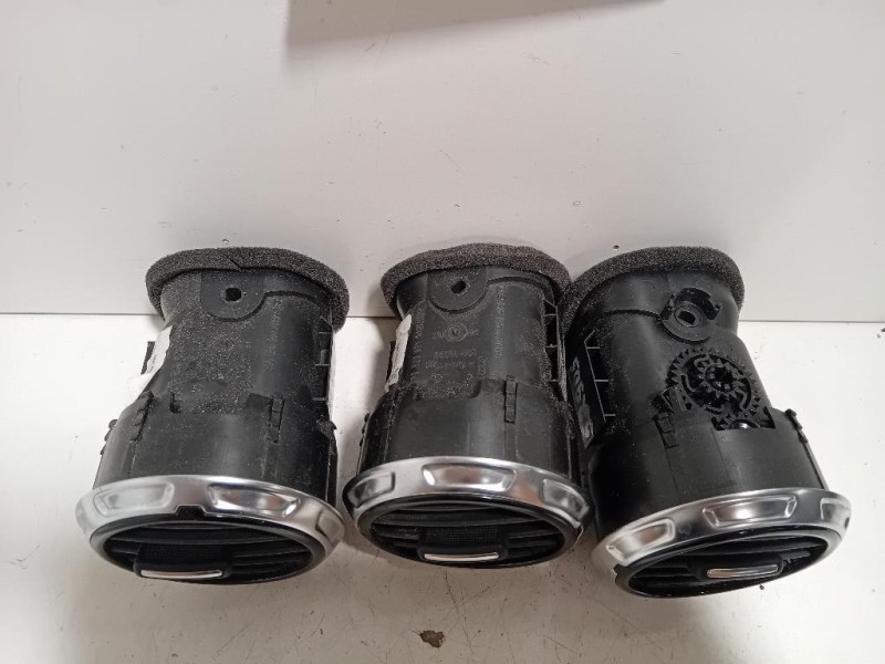 KIT Griglie Condotto ARIA Cruscotto 8J0 820 901 AB Audi A3 8PA Sportback 2008