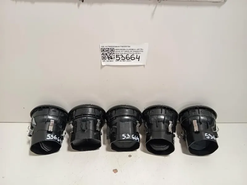 KIT Griglie Condotto ARIA Cruscotto A1768300354A1768300754 Mercedes Classe A W176 2015