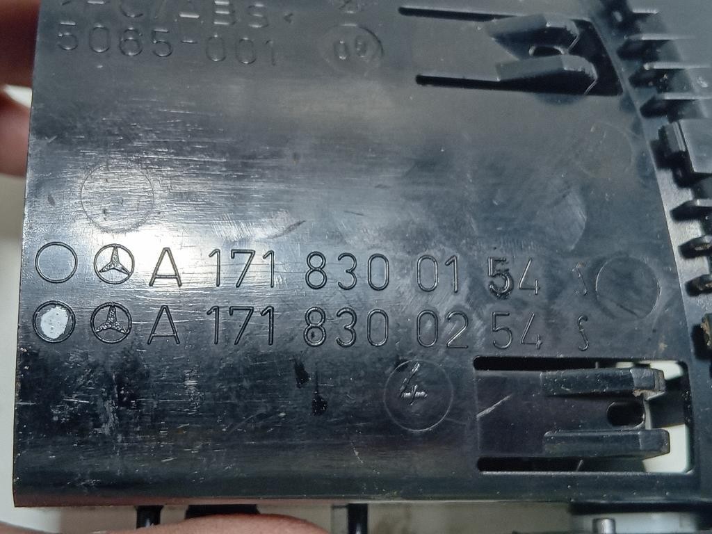 KIT Griglie Condotto ARIA Cruscotto KIT GRIGLIE CONDOTTO ARIA CRUSCOTTO Mercedes Classe SLK R171 2004