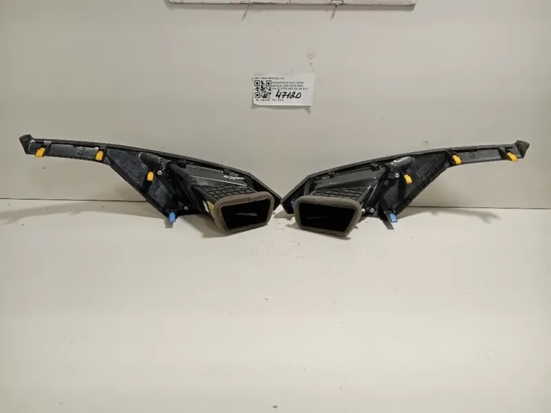 KIT Griglie Condotto ARIA Cruscotto Centrale 76560-35000 DX+SX Ssangyong Tivoli 2015