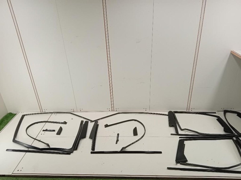 KIT Modanature Paracolpi Porta ANT E POST Land Rover Range Rover Evoque I 2011