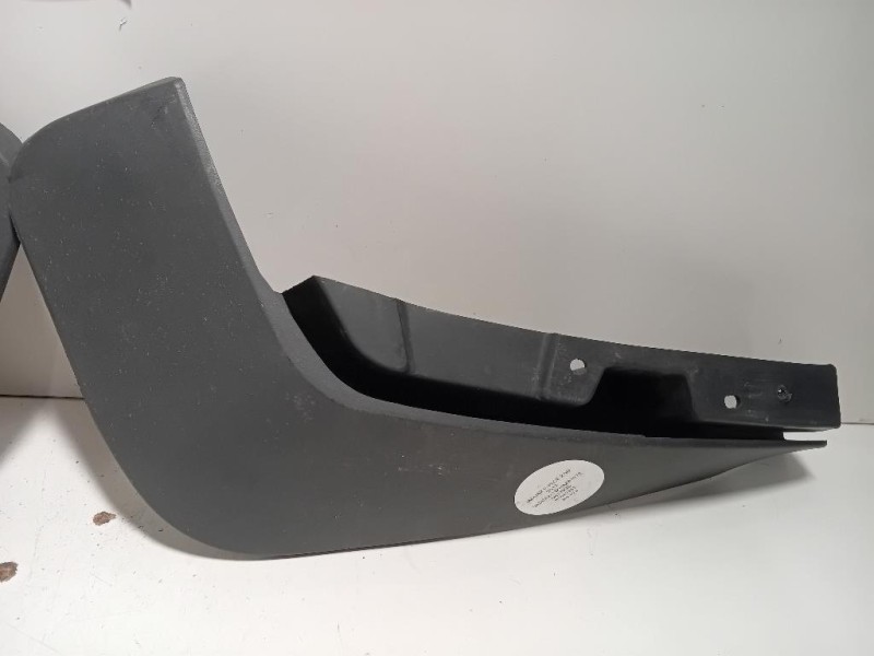 KIT Paraspruzzi Parafango POST AMX23-286A12-AAAM8X23-286A12-AA Jaguar F-pace 2015