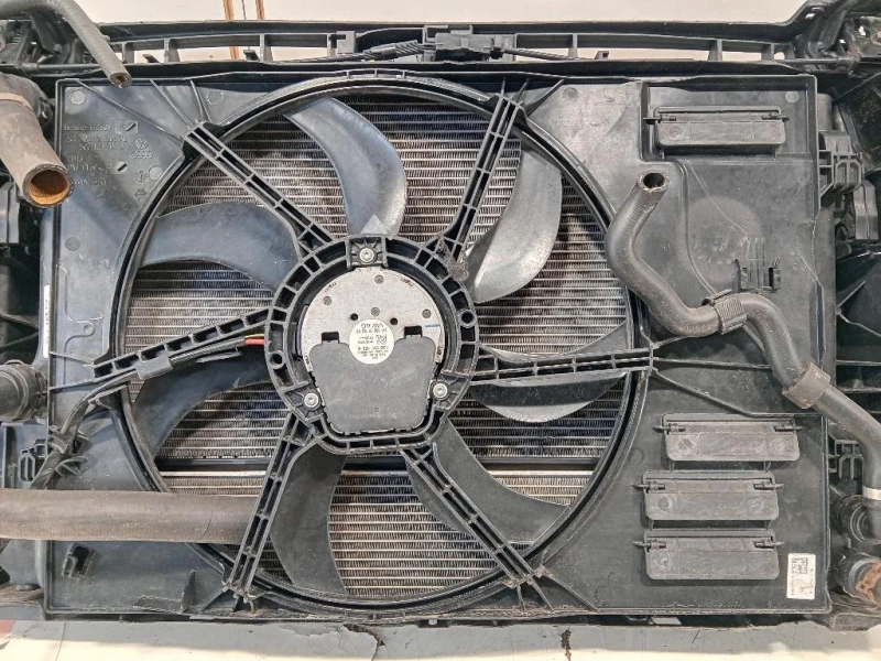 KIT Radiatori KIT RADIATORI Audi A3 8VA Sportback 2012