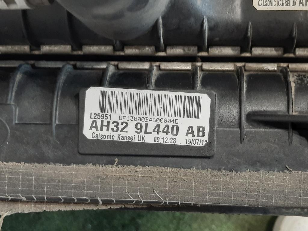 KIT Radiatori AH328T000CJ AH328005BA AH3219C600CA AH329L440AB Land Rover Range Rover Sport II 2009