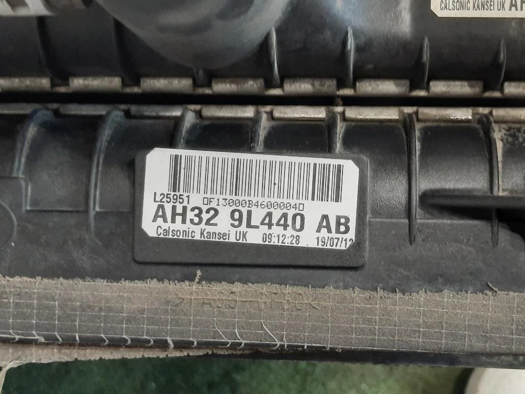 KIT Radiatori AH328T000CJ AH328005BA AH3219C600CA AH329L440AB Land Rover Range Rover Sport II 2009
