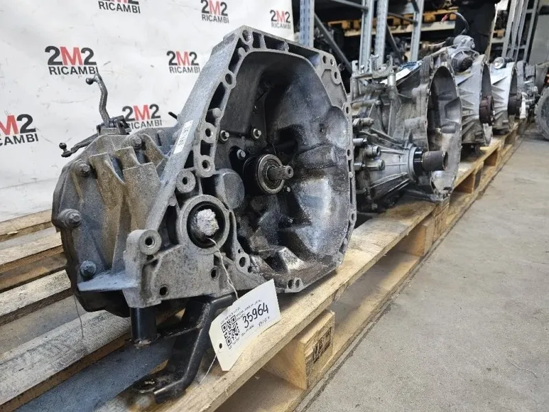 Cambio CE JRQ S2G ST 3201001Q2G Nissan JUKE I 2010