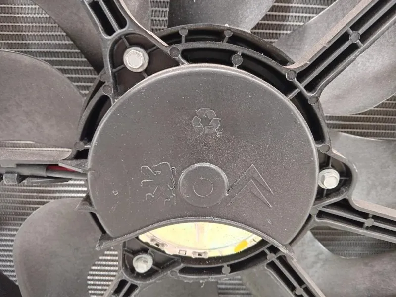 KIT Radiatori 19995YY0591EP 98166039 9677147480 Peugeot 308 II SW 2017