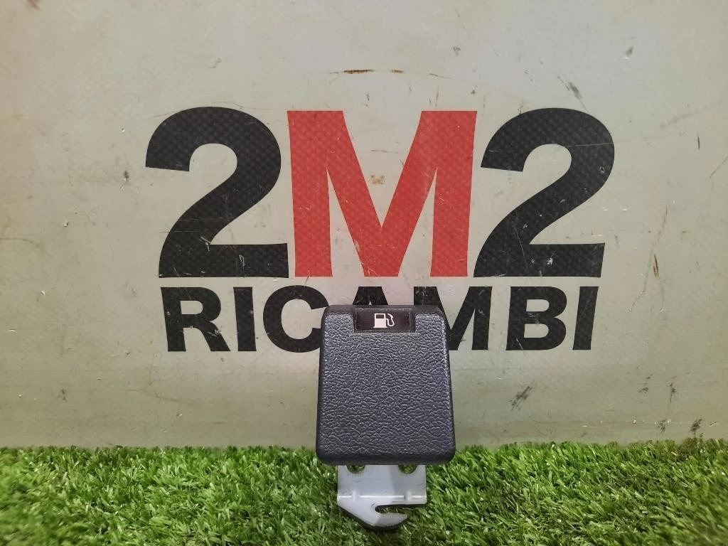 LEVA Apertura Sportello Carburante Mitsubishi Pajero III 2000
