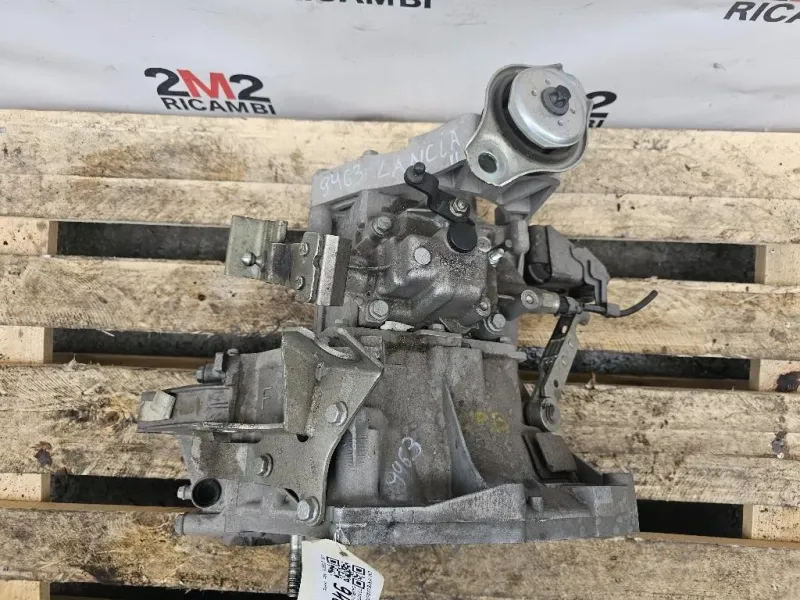 Cambio 1KRFE 303000D190 Toyota Yaris IV 2012