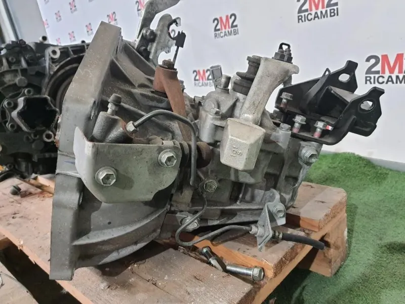 Cambio 1KRFE 303000D190 Toyota Yaris IV 2012